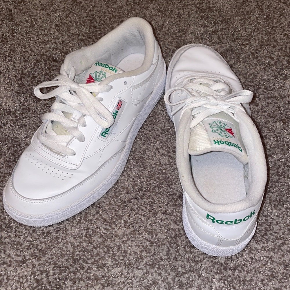 White Reebok sneakers. Good clean condition . Mens 7.5 (fits womens 8.5/9)